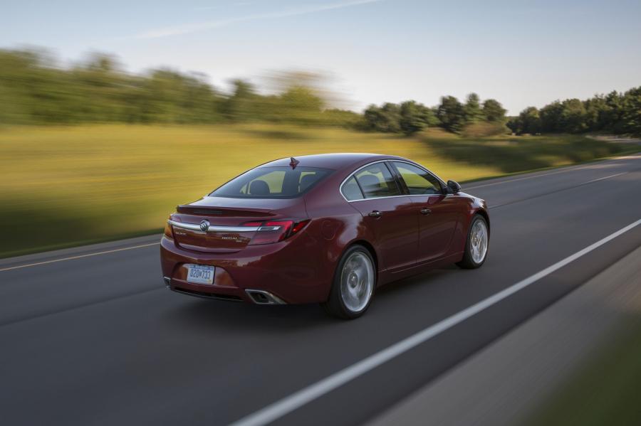  Buick Regal GS 2014 года  (фото 9 из 14)